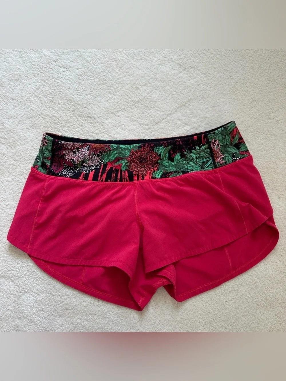 Lululemon Speed Up Low Rise Lined Shorts 2.5”